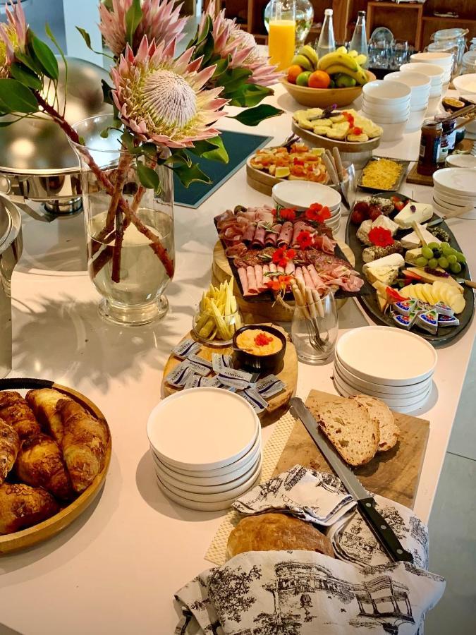 Die Heerenhuys Guest Suites ステレンボッシュ エクステリア 写真