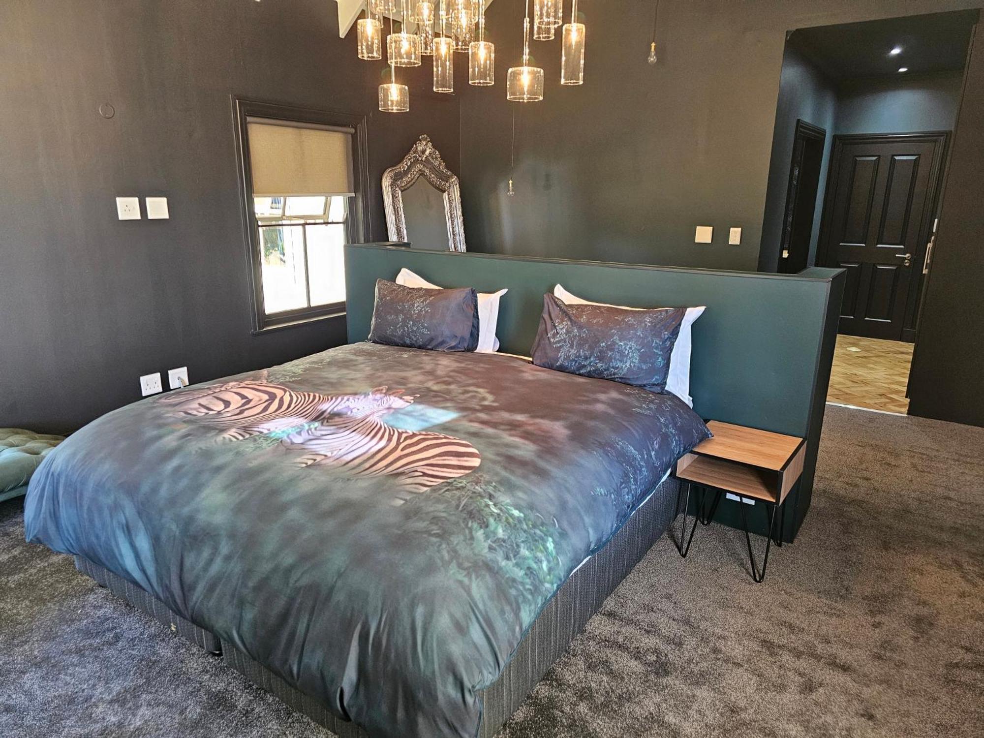 Die Heerenhuys Guest Suites ステレンボッシュ エクステリア 写真