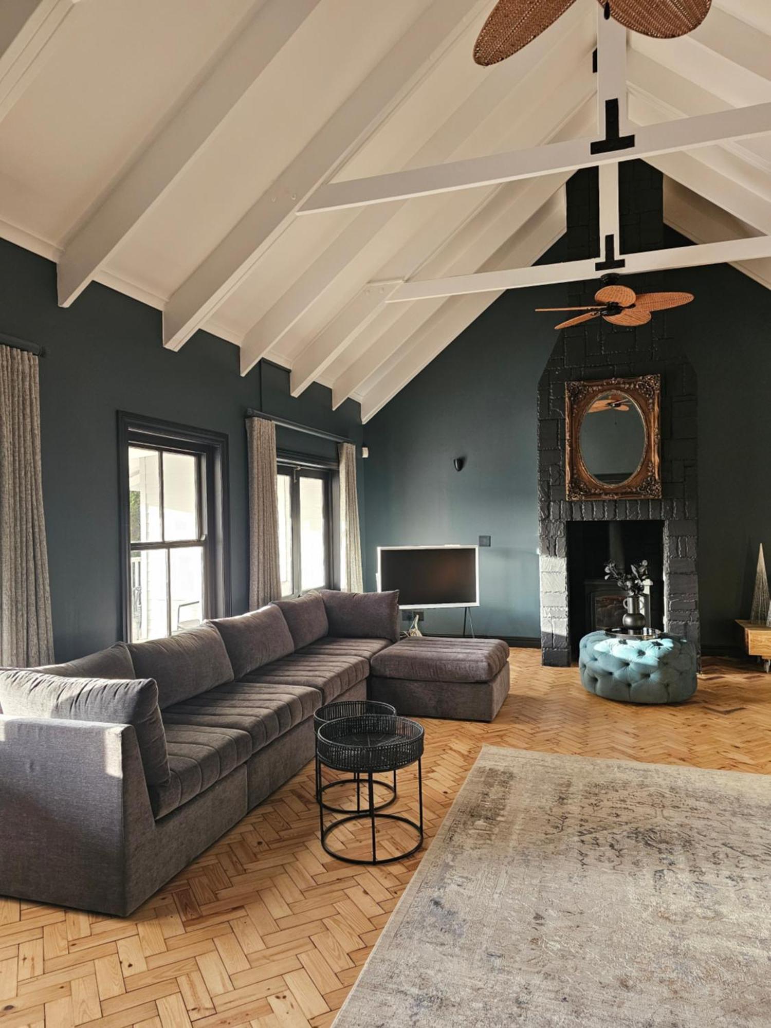 Die Heerenhuys Guest Suites ステレンボッシュ エクステリア 写真